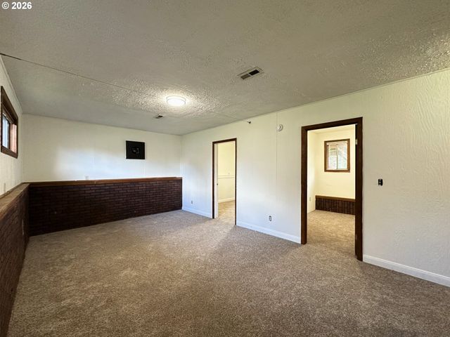 36350 DUBARKO Rd, Sandy, OR 97055