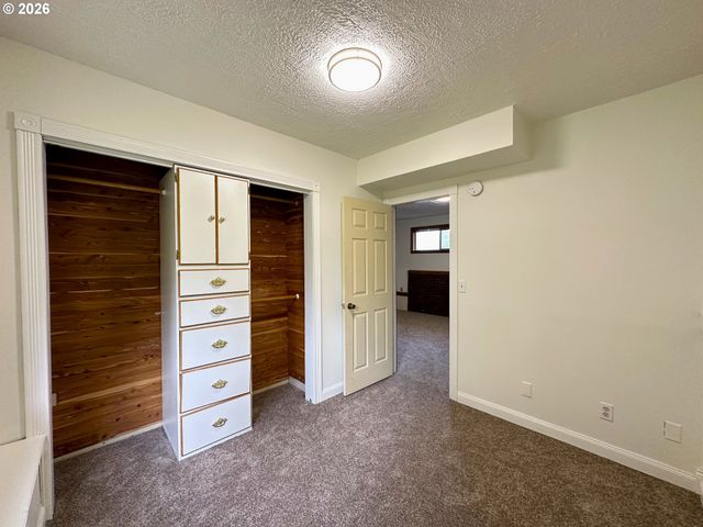 36350 DUBARKO Rd, Sandy, OR 97055