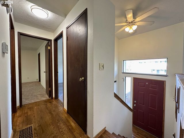 36350 DUBARKO Rd, Sandy, OR 97055