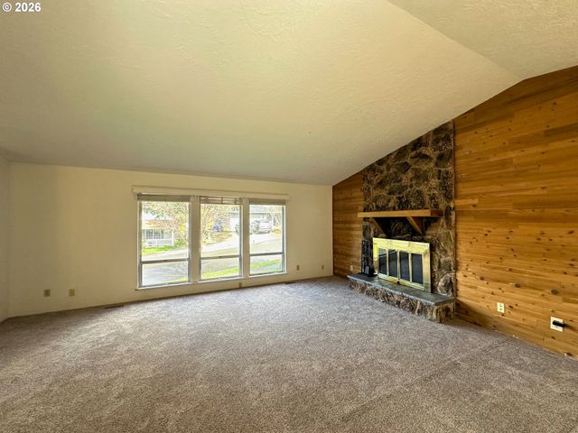 36350 DUBARKO Rd, Sandy, OR 97055