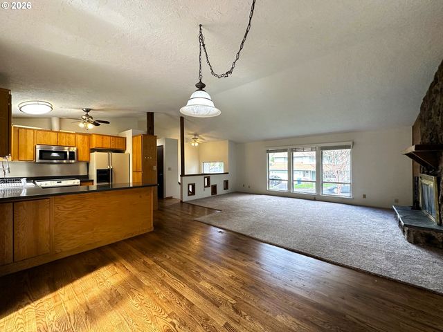 36350 DUBARKO Rd, Sandy, OR 97055