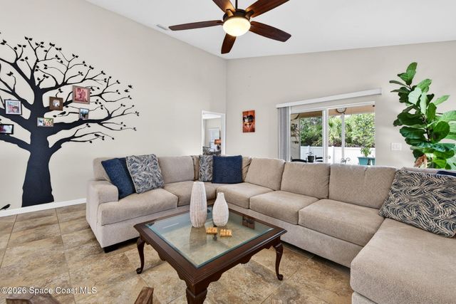 2190 Snapdragon Drive NW, Palm Bay, FL 32907