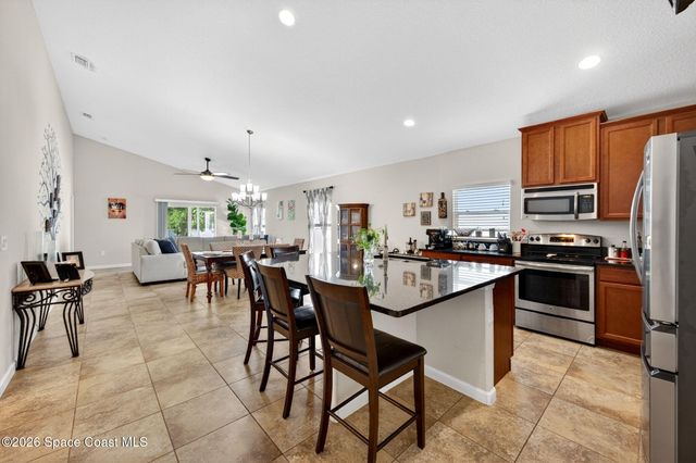 2190 Snapdragon Drive NW, Palm Bay, FL 32907