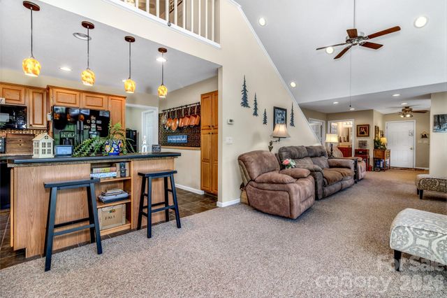 305 Majestic Mountain Drive, Burnsville, NC 28714