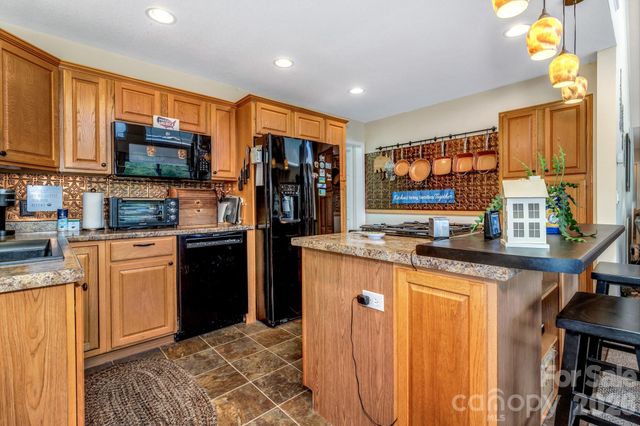 305 Majestic Mountain Drive, Burnsville, NC 28714