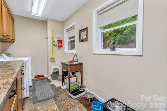 305 Majestic Mountain Drive, Burnsville, NC 28714