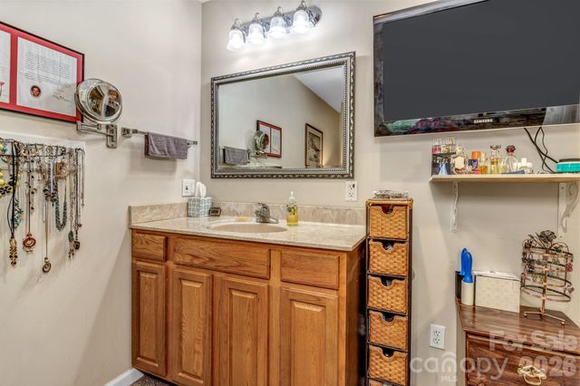 305 Majestic Mountain Drive, Burnsville, NC 28714