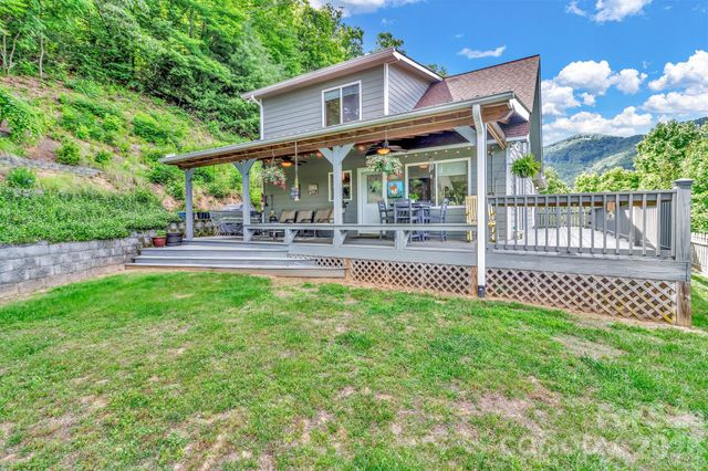 305 Majestic Mountain Drive, Burnsville, NC 28714
