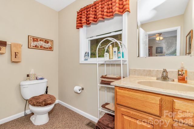 305 Majestic Mountain Drive, Burnsville, NC 28714