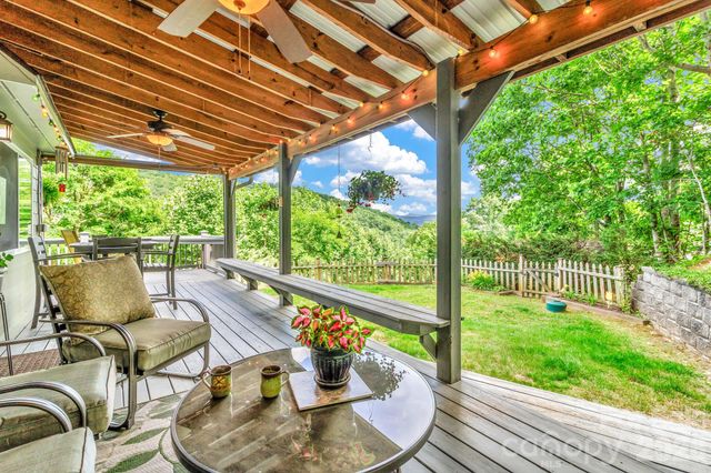 305 Majestic Mountain Drive, Burnsville, NC 28714