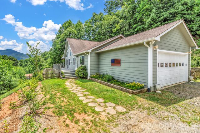 305 Majestic Mountain Drive, Burnsville, NC 28714