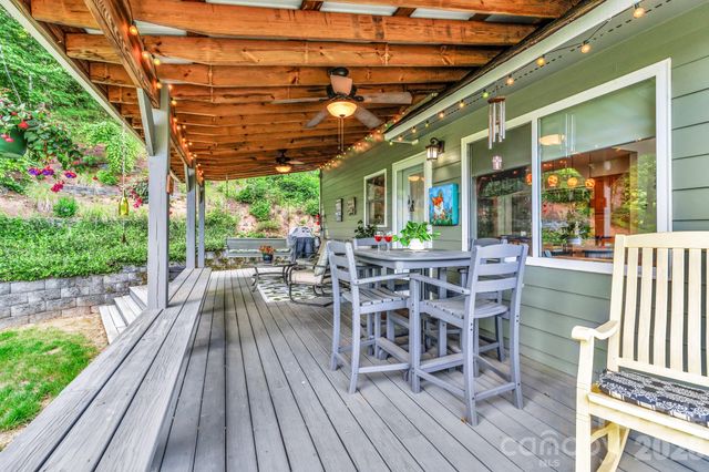 305 Majestic Mountain Drive, Burnsville, NC 28714