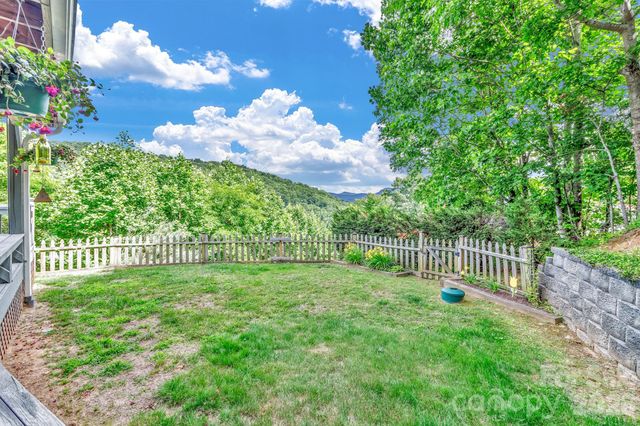 305 Majestic Mountain Drive, Burnsville, NC 28714