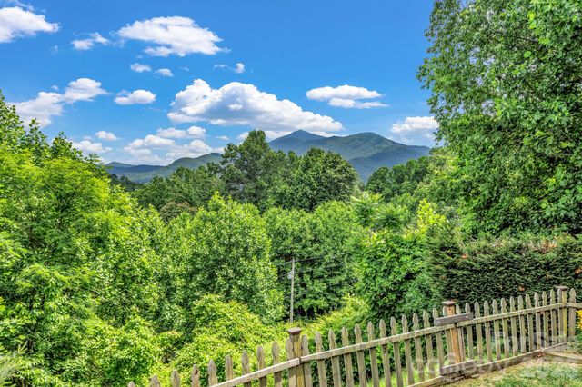 305 Majestic Mountain Drive, Burnsville, NC 28714