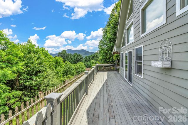305 Majestic Mountain Drive, Burnsville, NC 28714