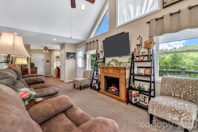 305 Majestic Mountain Drive, Burnsville, NC 28714