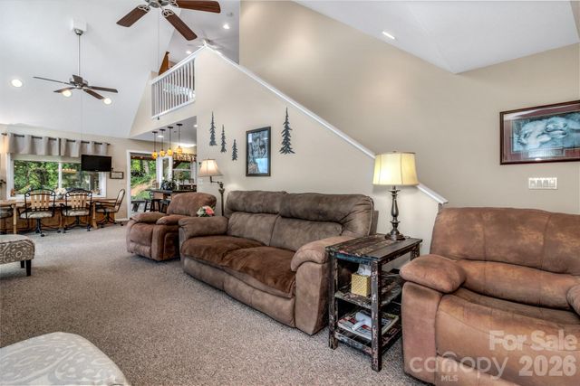 305 Majestic Mountain Drive, Burnsville, NC 28714