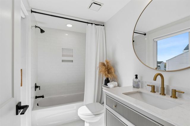 320 ISLAND WAY 302, Clearwater, FL 33767