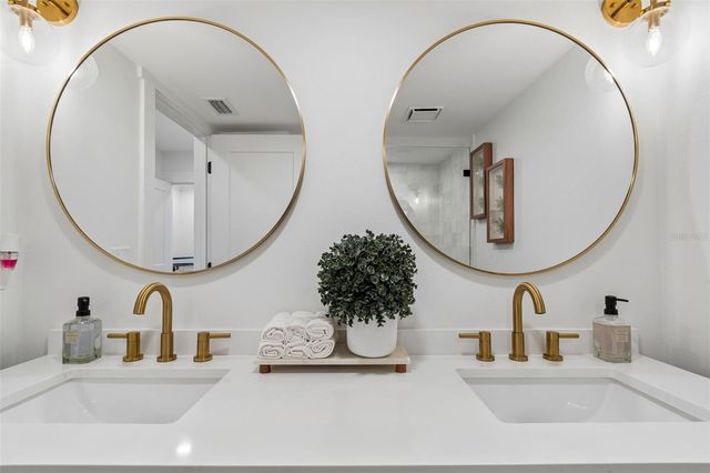 320 ISLAND WAY 302, Clearwater, FL 33767