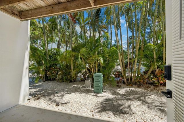 320 ISLAND WAY 302, Clearwater, FL 33767