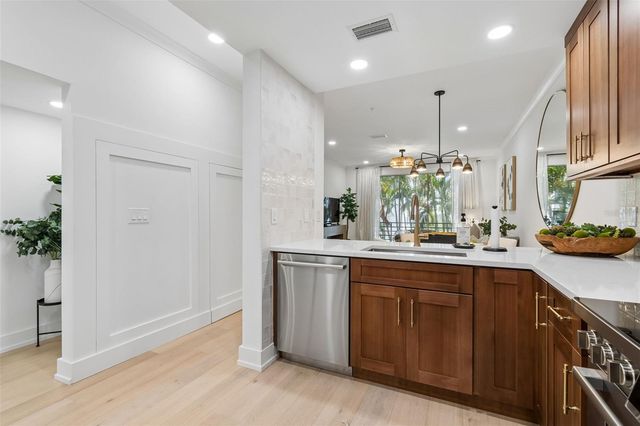 320 ISLAND WAY 302, Clearwater, FL 33767