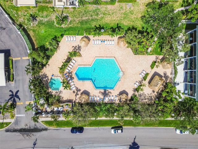 320 ISLAND WAY 302, Clearwater, FL 33767