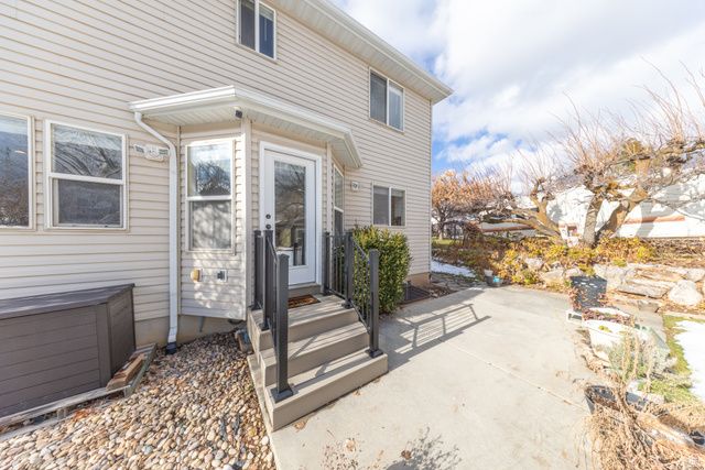 2902 N 700 E, North Ogden, UT 84414