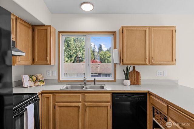 2233 NW Clinton Avenue, Poulsbo, WA 98370