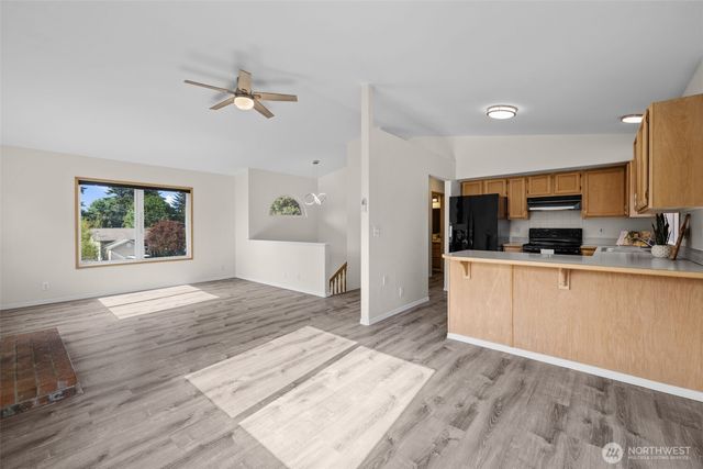 2233 NW Clinton Avenue, Poulsbo, WA 98370