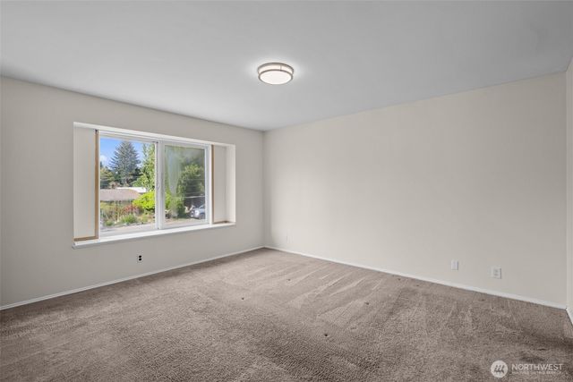 2233 NW Clinton Avenue, Poulsbo, WA 98370