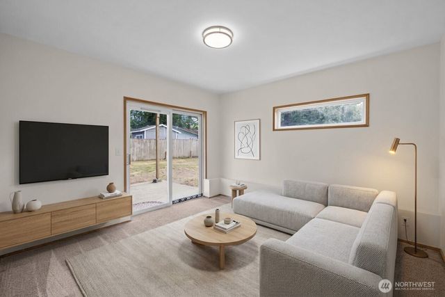 2233 NW Clinton Avenue, Poulsbo, WA 98370