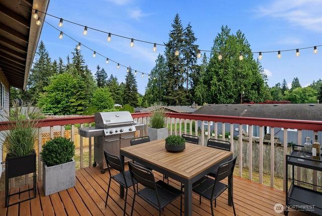 2233 NW Clinton Avenue, Poulsbo, WA 98370