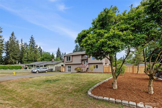 2233 NW Clinton Avenue, Poulsbo, WA 98370