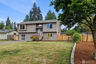 2233 NW Clinton Avenue, Poulsbo, WA 98370