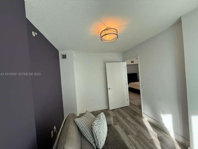 41 SE 5th St 708, Miami, FL 33131