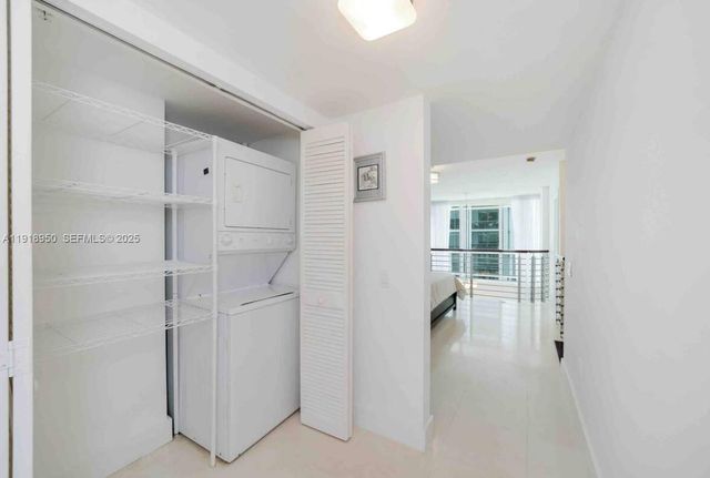 41 SE 5th St 708, Miami, FL 33131