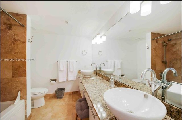 41 SE 5th St 708, Miami, FL 33131