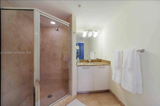 41 SE 5th St 708, Miami, FL 33131