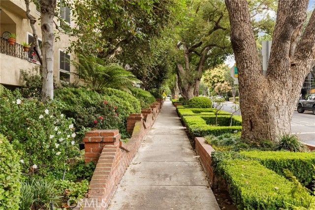 1203 N Sweetzer Avenue 118, West Hollywood, CA 90069