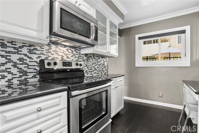 1203 N Sweetzer Avenue 118, West Hollywood, CA 90069