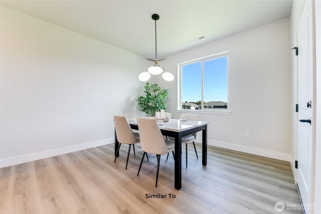 523 N Lessor Loop, Moses Lake, WA 98837