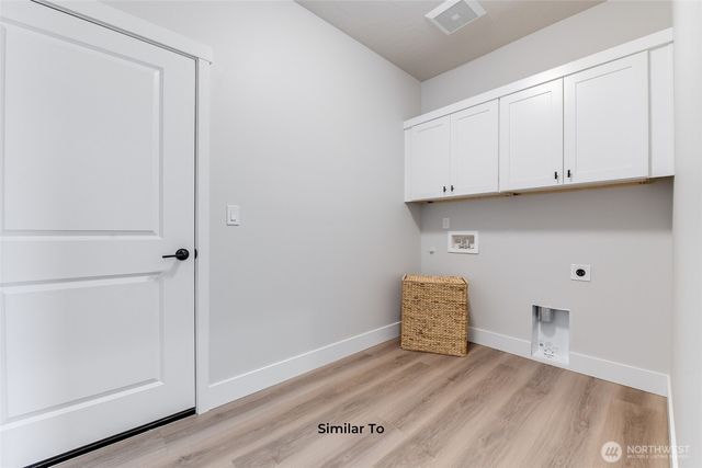 523 N Lessor Loop, Moses Lake, WA 98837