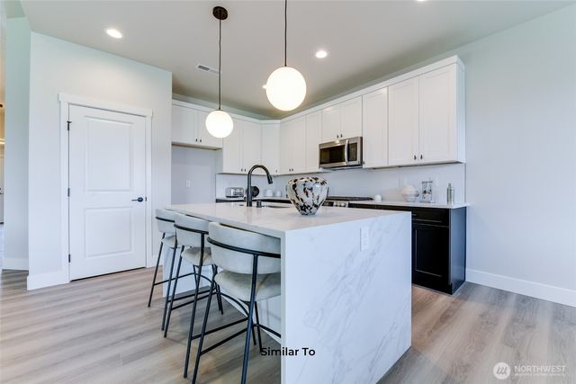 523 N Lessor Loop, Moses Lake, WA 98837