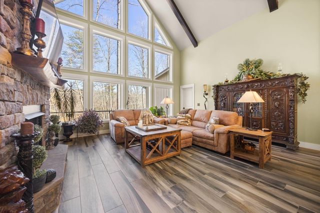 354 Mountain Farms Road, Signal Mountain, TN 37377