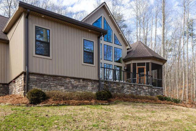 354 Mountain Farms Road, Signal Mountain, TN 37377