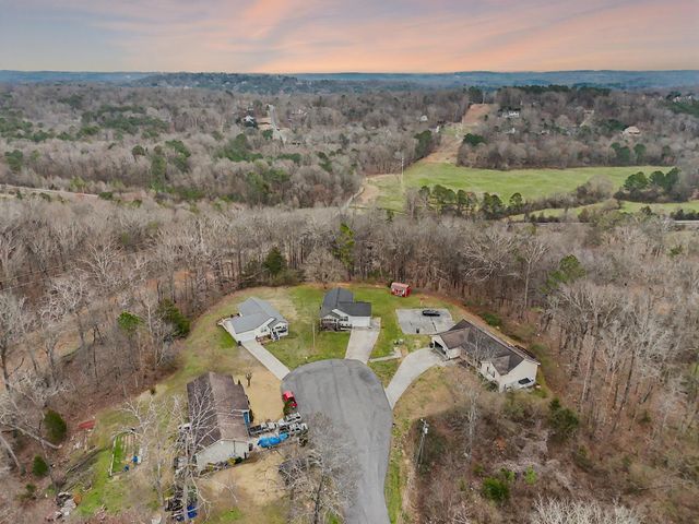 797 Kings Row, Cohutta, GA 30710