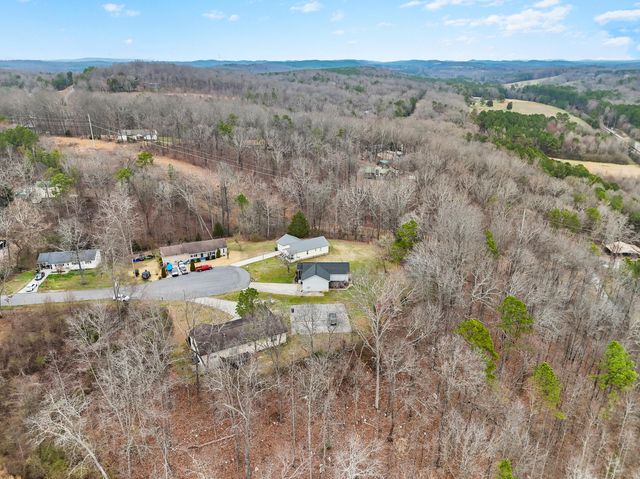 797 Kings Row, Cohutta, GA 30710