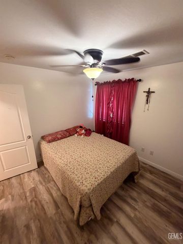 6712 Tameside Avenue, Bakersfield, CA 93307
