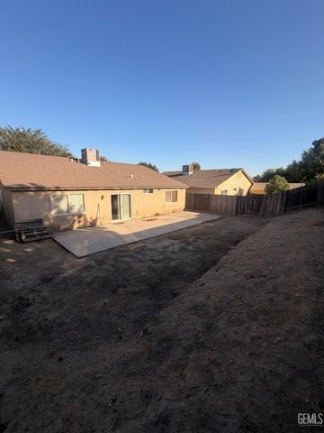 6712 Tameside Avenue, Bakersfield, CA 93307