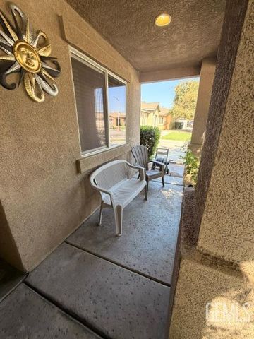 6712 Tameside Avenue, Bakersfield, CA 93307